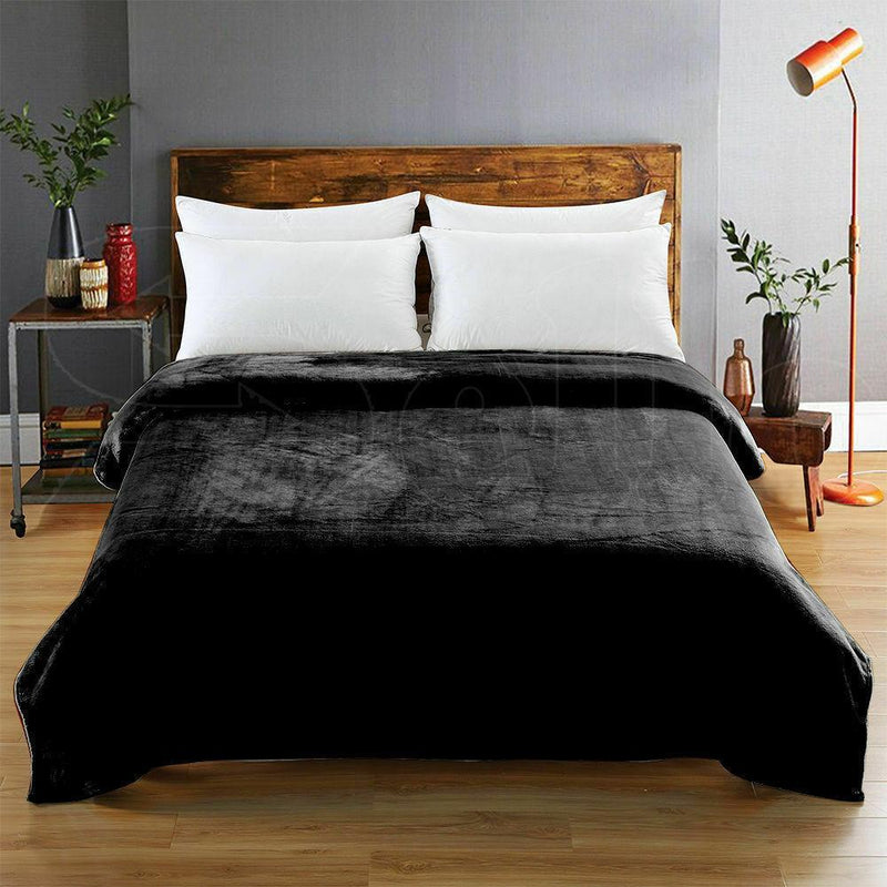 DreamZ 320GSM 220x240cm Ultra Soft Mink Blanket Warm Throw in Black Colour